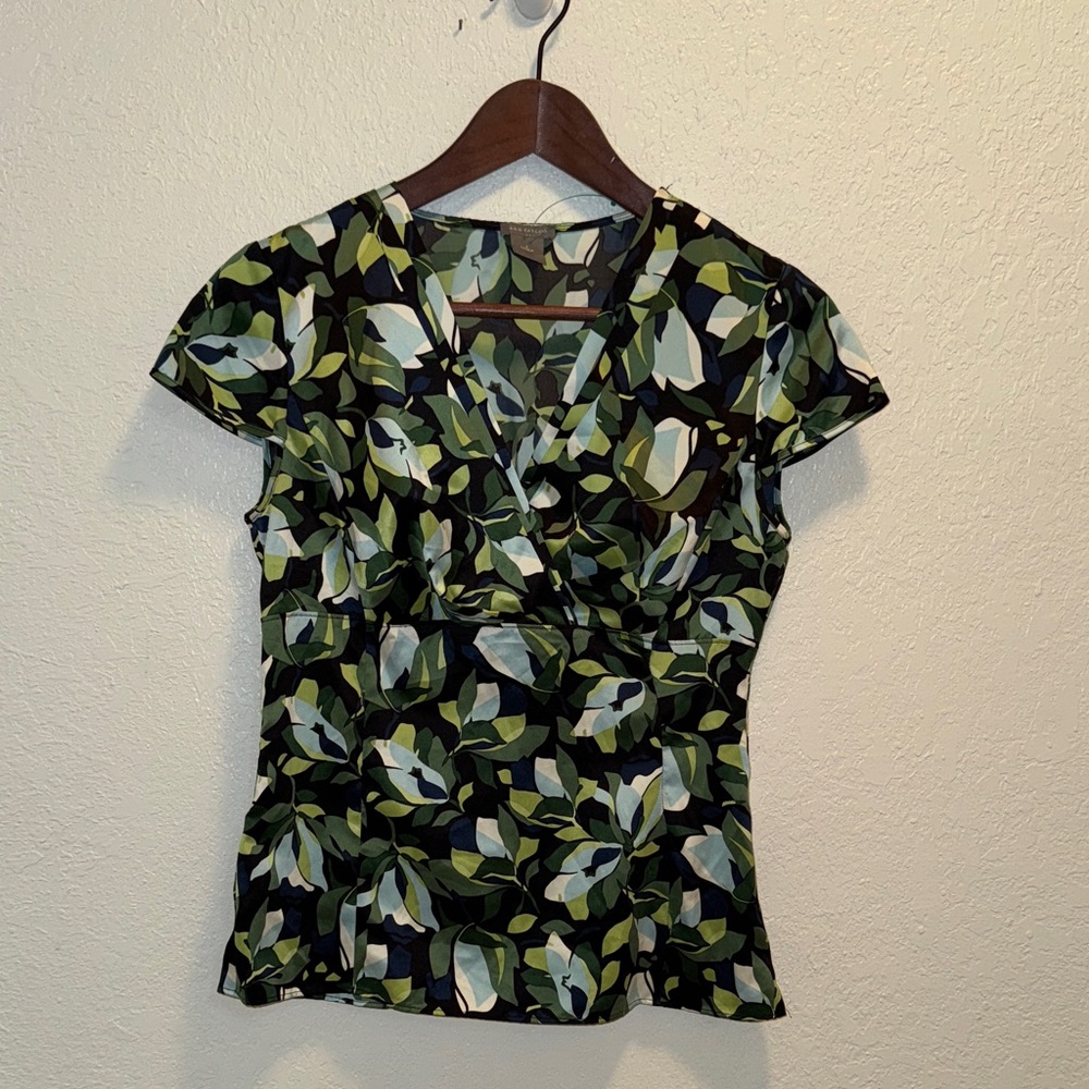 Ann Taylor Leaf Print V-Neck Blouse - Green and Black